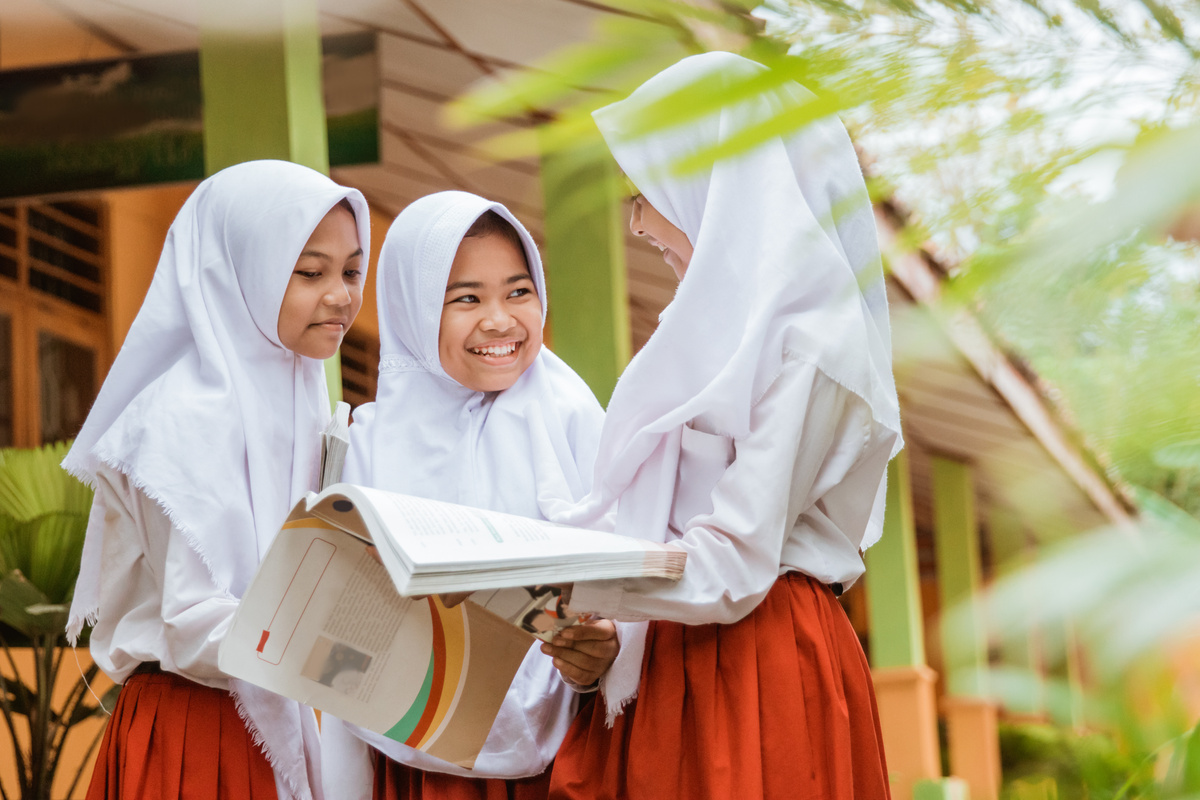 Indonesian School Student Studying Together